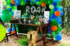 web-dinodaur-backdrop-garland